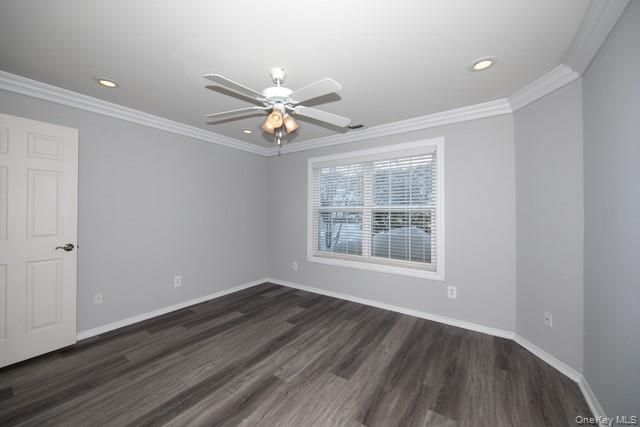 30 Overlook Drive 30, Farmingville, NY 11738