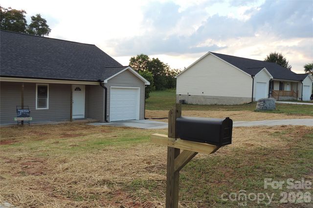 1943-1955 Glen Manor Court 1-2, Lincolnton, NC 28092