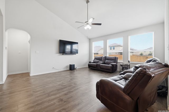 521 AMBER CRK, Cibolo, TX 78108