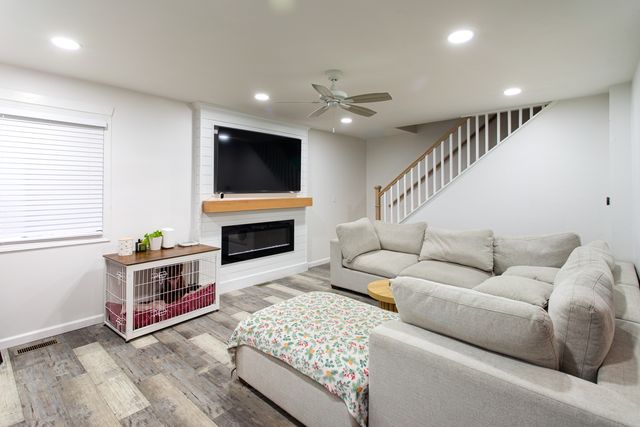 1452 Bear Flag Drive 1, Hanover Park, IL 60133