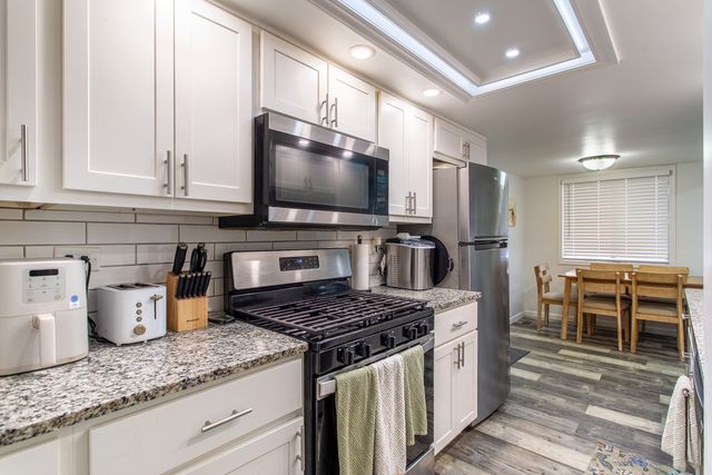 1452 Bear Flag Drive 1, Hanover Park, IL 60133