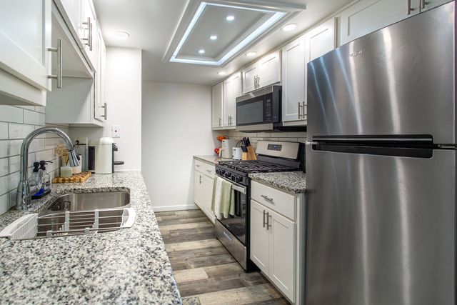 1452 Bear Flag Drive 1, Hanover Park, IL 60133