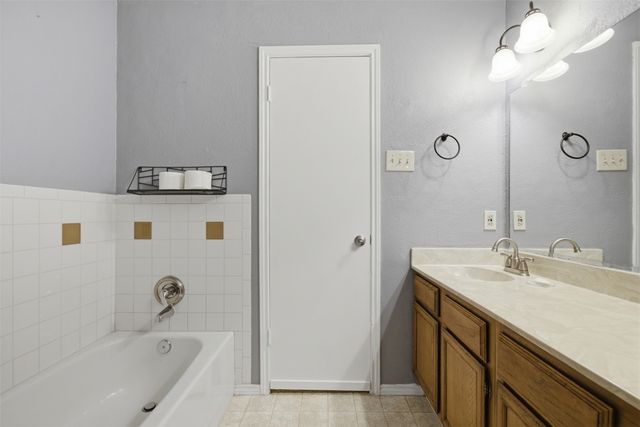 5909 Lake Hubbard Parkway 211, Garland, TX 75043
