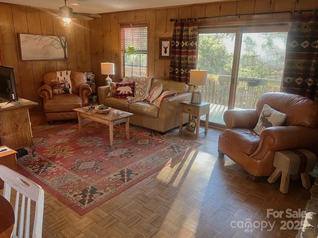 8550 Faraway Drive, Connelly Springs, NC 28612