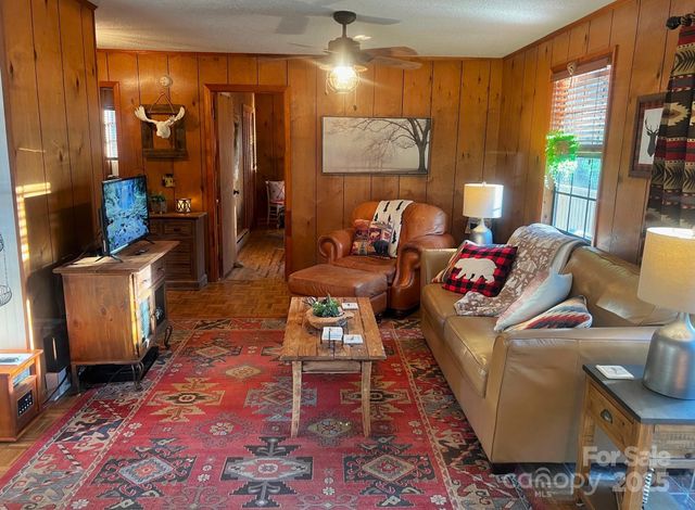 8550 Faraway Drive, Connelly Springs, NC 28612