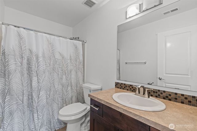 2055 S 263rd Street, Des Moines, WA 98198