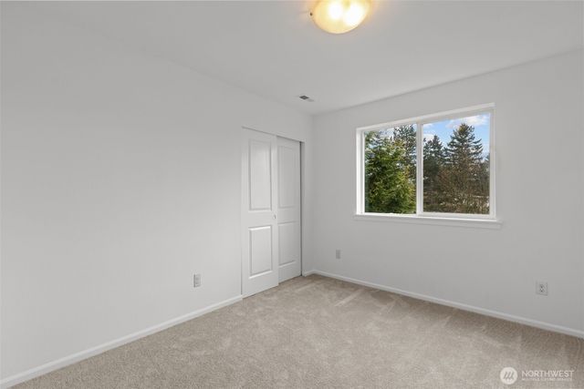 2055 S 263rd Street, Des Moines, WA 98198