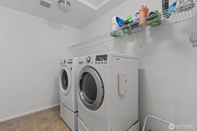 2055 S 263rd Street, Des Moines, WA 98198