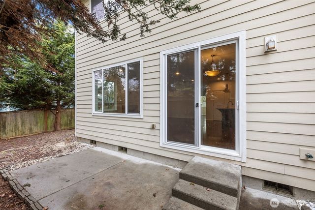 2055 S 263rd Street, Des Moines, WA 98198