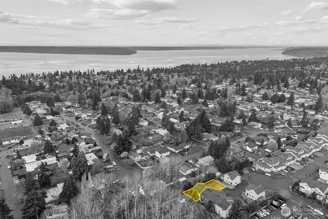 2055 S 263rd Street, Des Moines, WA 98198