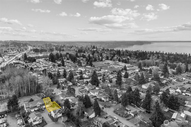 2055 S 263rd Street, Des Moines, WA 98198