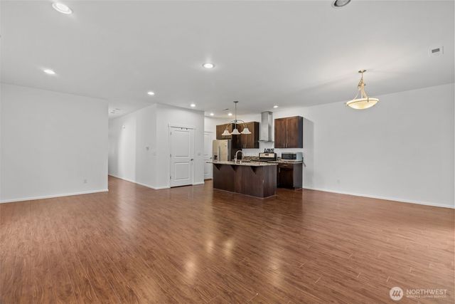 2055 S 263rd Street, Des Moines, WA 98198