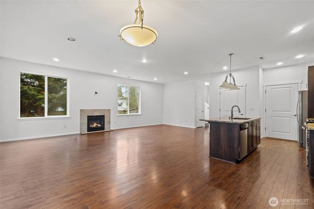 2055 S 263rd Street, Des Moines, WA 98198