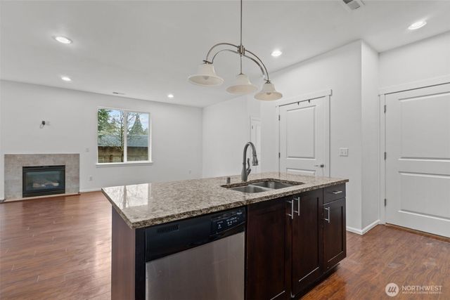 2055 S 263rd Street, Des Moines, WA 98198