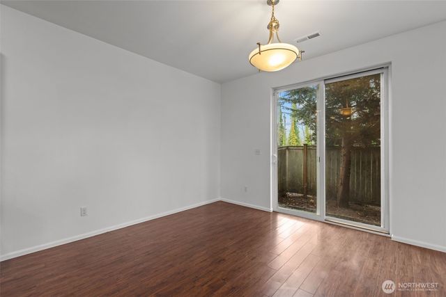 2055 S 263rd Street, Des Moines, WA 98198