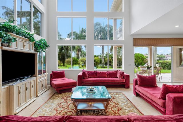 11759 Paradise Cove Ln, Wellington, FL 33449