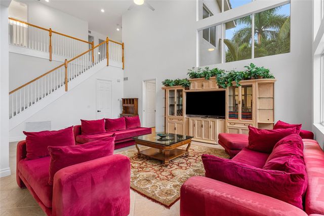 11759 Paradise Cove Ln, Wellington, FL 33449
