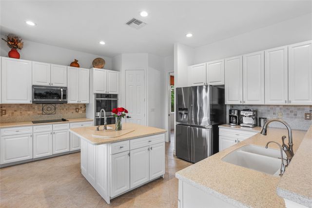 11759 Paradise Cove Ln, Wellington, FL 33449