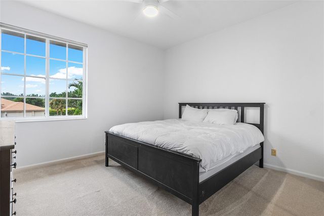 11759 Paradise Cove Ln, Wellington, FL 33449
