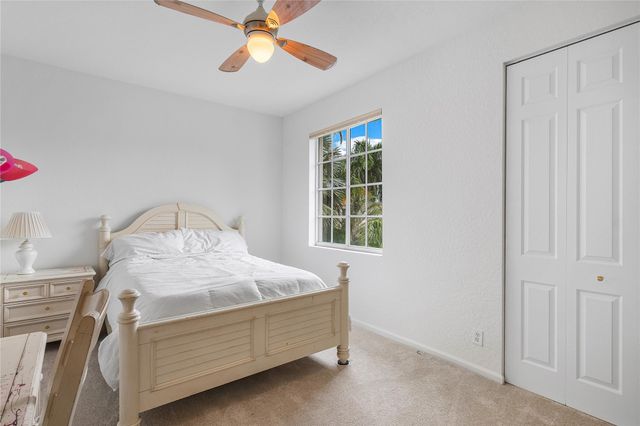 11759 Paradise Cove Ln, Wellington, FL 33449