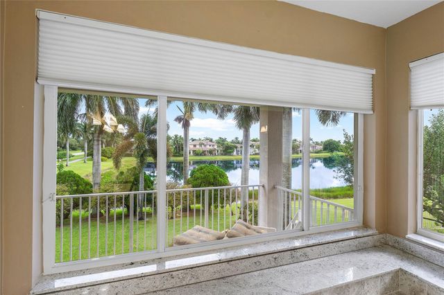 11759 Paradise Cove Ln, Wellington, FL 33449