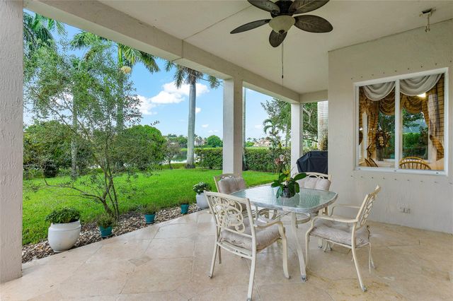 11759 Paradise Cove Ln, Wellington, FL 33449