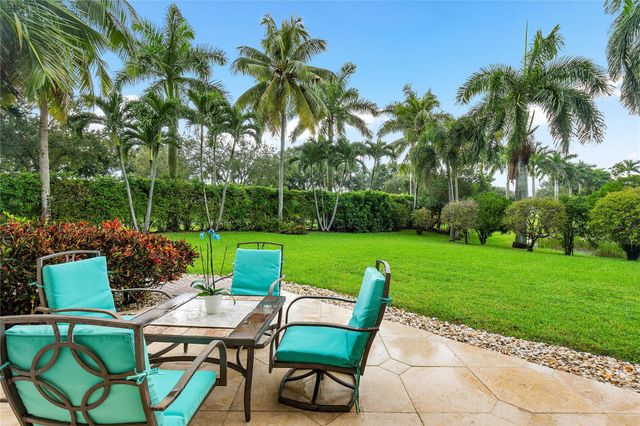 11759 Paradise Cove Ln, Wellington, FL 33449