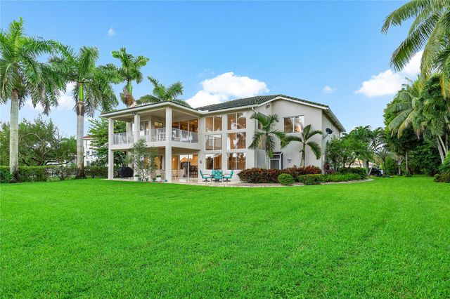 11759 Paradise Cove Ln, Wellington, FL 33449