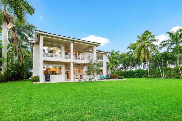 11759 Paradise Cove Ln, Wellington, FL 33449