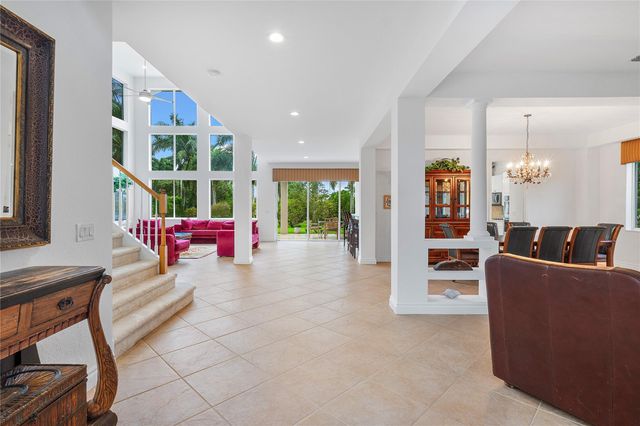 11759 Paradise Cove Ln, Wellington, FL 33449
