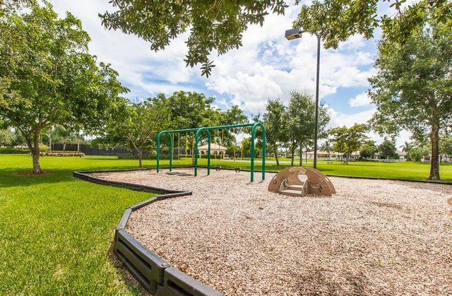 11759 Paradise Cove Ln, Wellington, FL 33449