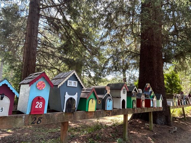 89510 HIGHWAY 101 23, Florence, OR 97439