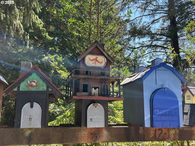 89510 HIGHWAY 101 23, Florence, OR 97439