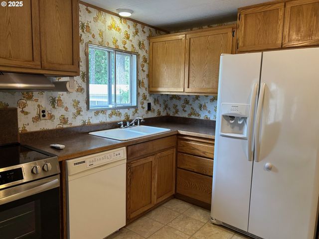 89510 HIGHWAY 101 23, Florence, OR 97439