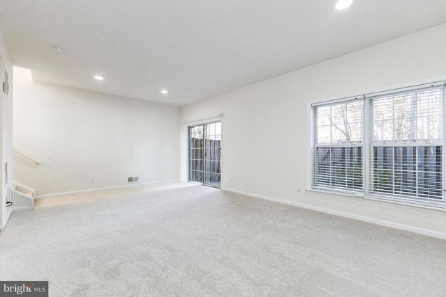 13083 ROSE PETAL CIR, Herndon, VA 20171