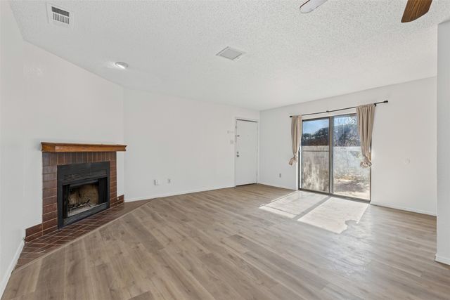 820 Shadywood Lane, Desoto, TX 75115