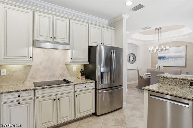 9457 Rialto DR, Naples, FL 34113