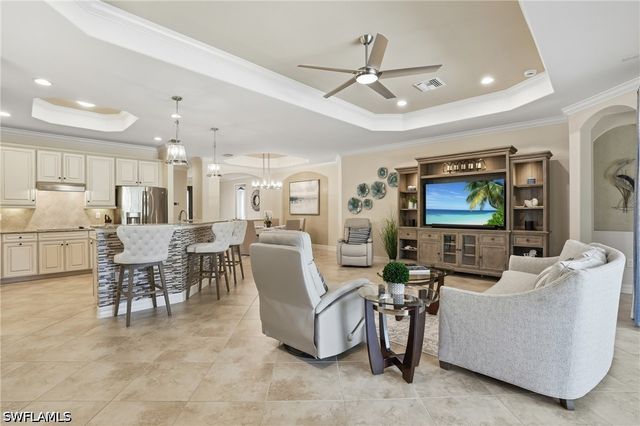 9457 Rialto DR, Naples, FL 34113