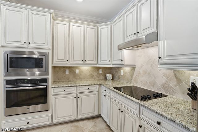 9457 Rialto DR, Naples, FL 34113