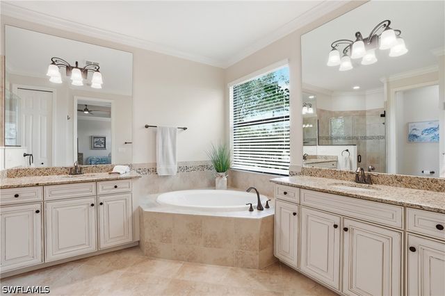 9457 Rialto DR, Naples, FL 34113
