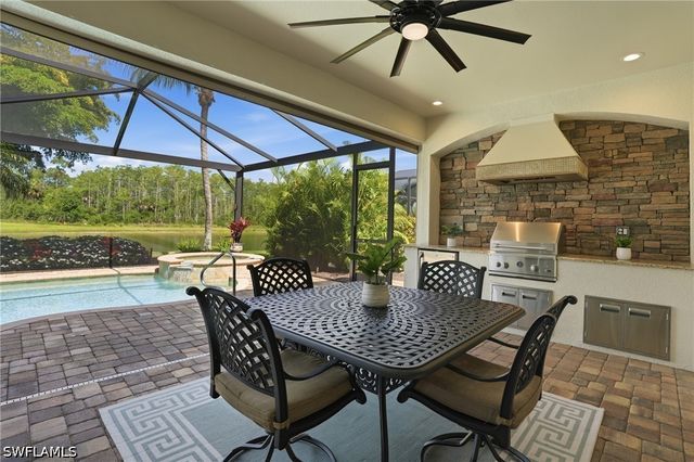 9457 Rialto DR, Naples, FL 34113