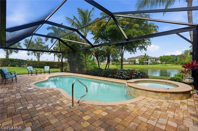 9457 Rialto DR, Naples, FL 34113