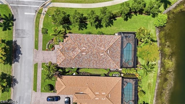 9457 Rialto DR, Naples, FL 34113