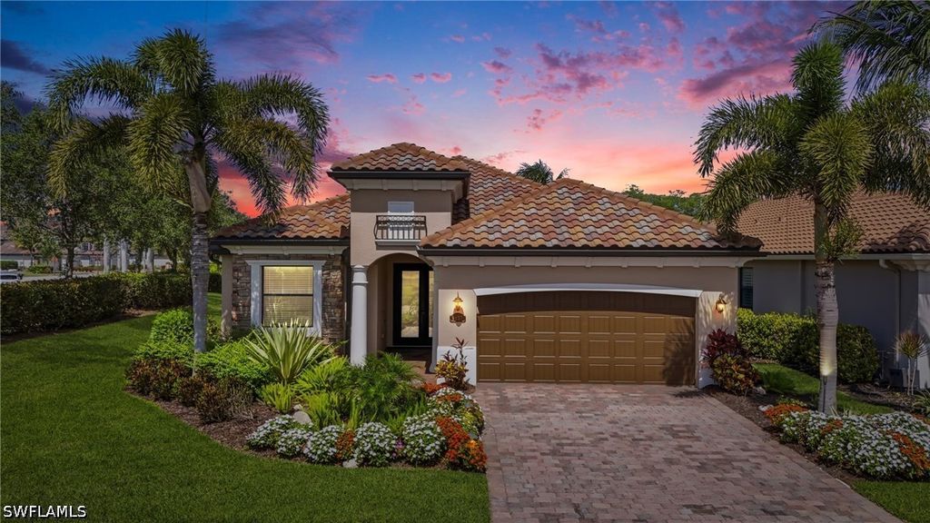 9457 Rialto DR, Naples, FL 34113