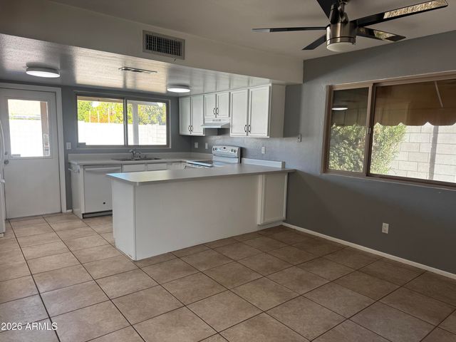 5264 W LUPINE Avenue, Glendale, AZ 85304