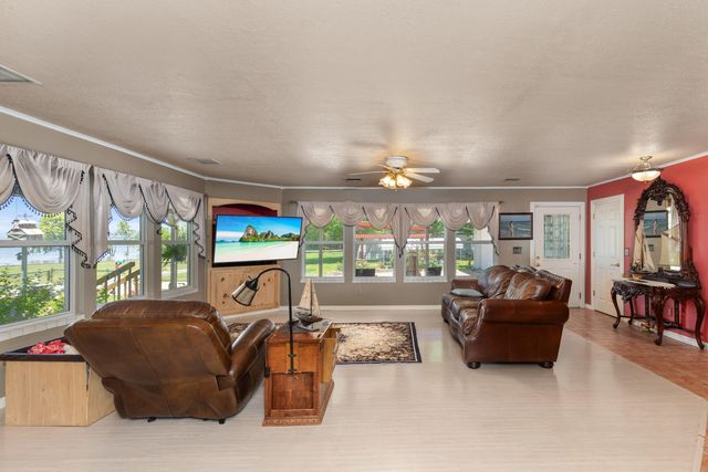 29760 South 550 Road, Monkey Island, OK 74331