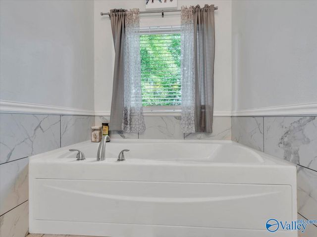 14058 E Limestone Road, Harvest, AL 35749