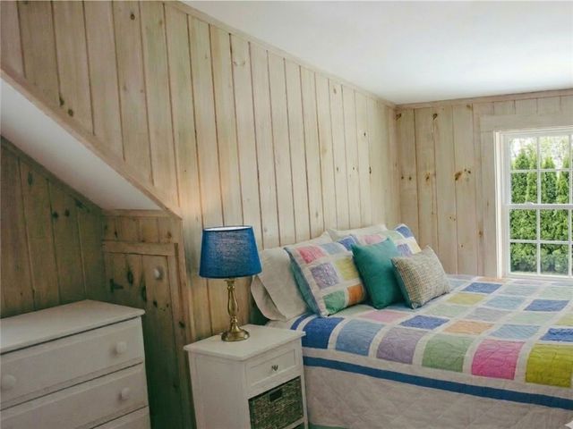 140 Treasure Road, Narragansett, RI 02882