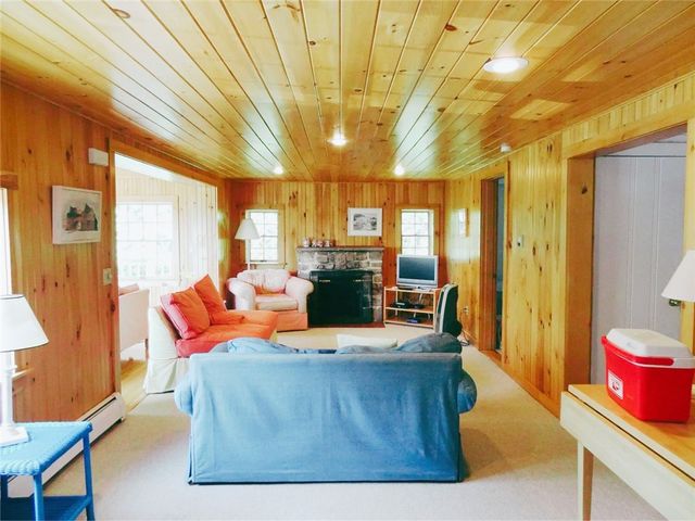 140 Treasure Road, Narragansett, RI 02882