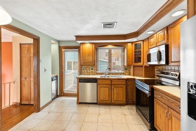 62 Adams St, Revere, MA 02151